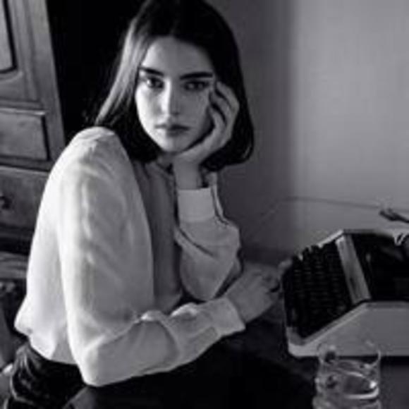 Meet your Posher, Renee - Picture 1 of 1